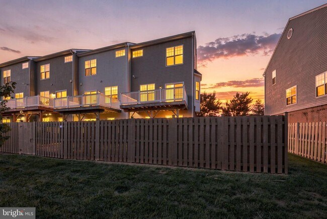 Building Photo - 11845 Lake Baldwin Dr