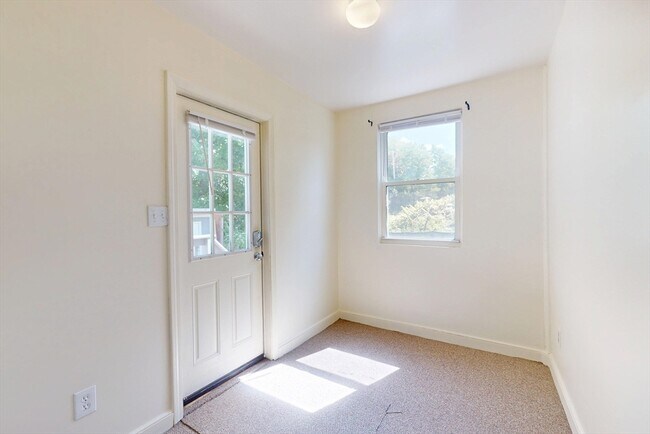 Building Photo - 54 Rumford Ave