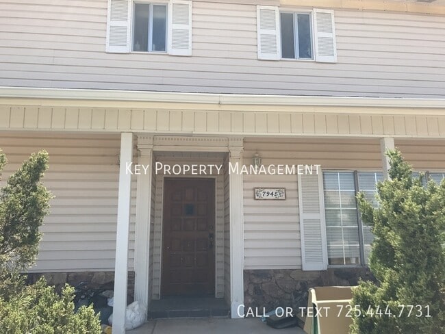 Building Photo - 4 Bed * Tri-Level House on 1+ Acre