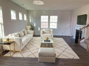 Building Photo - Resort life for your family in the Palisades!