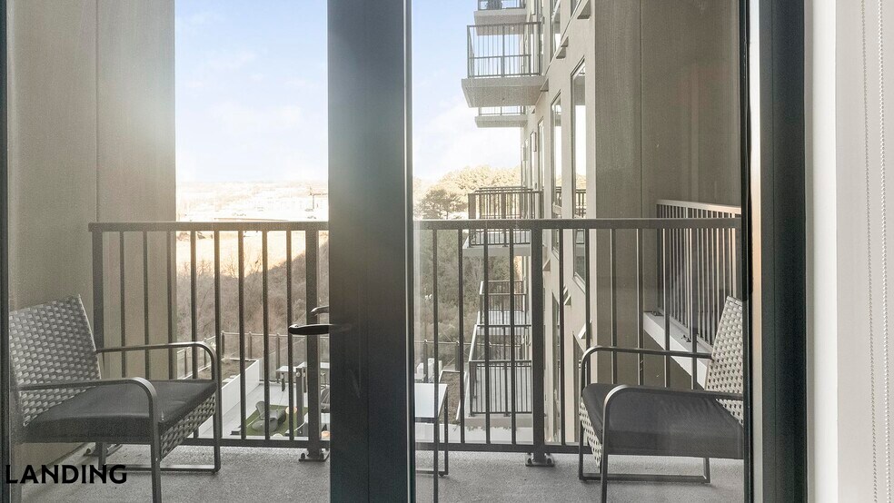 Building Photo - 1007 S Mint St