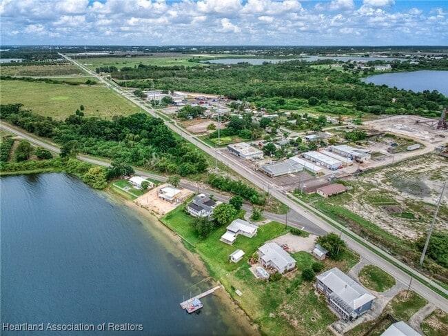 Building Photo - 403 Lake Lotela Dr