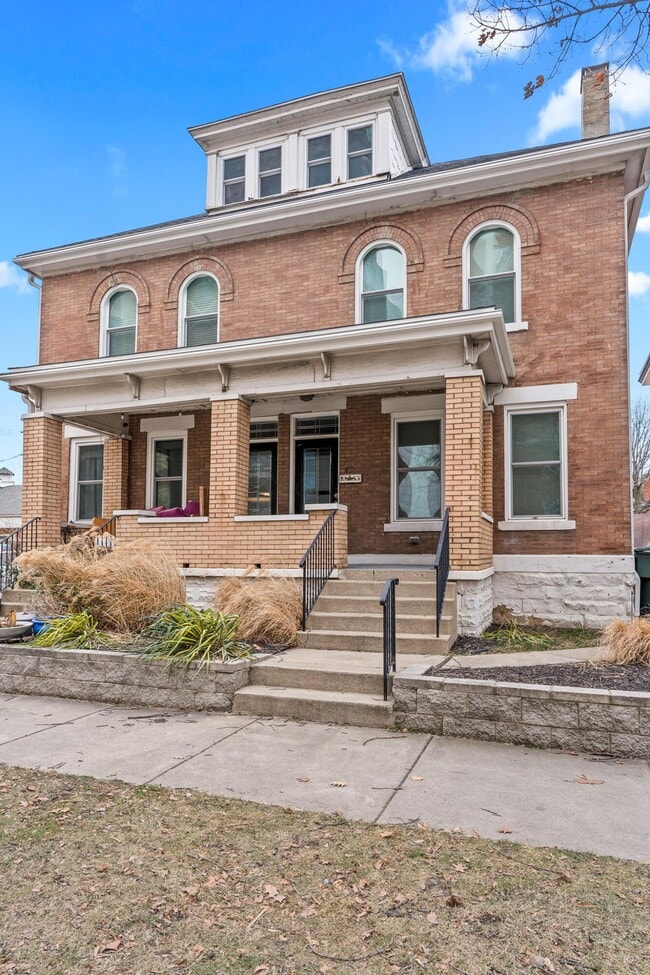 Building Photo - 640 Neil Ave