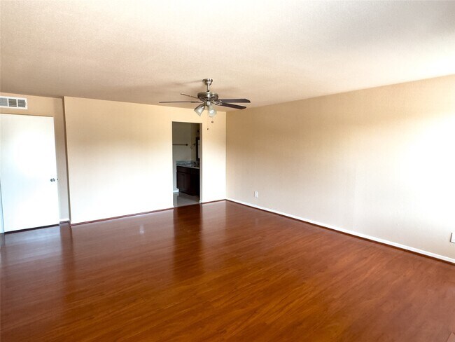 Building Photo - 9800 Pagewood Ln