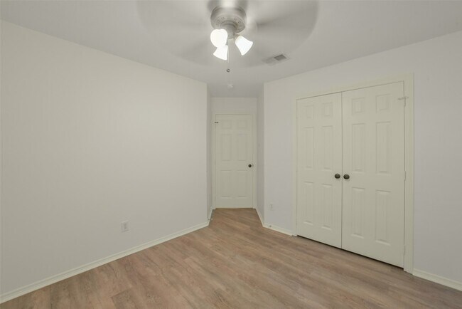 Building Photo - 21007 Terrace View Dr