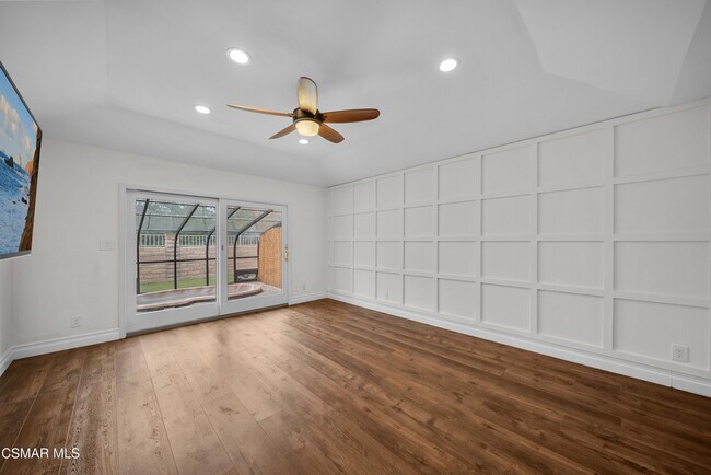 Building Photo - 561 Walter Ave