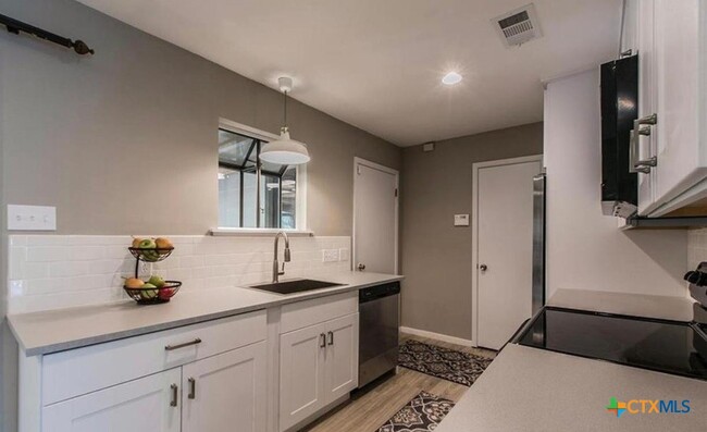 Building Photo - 5310 Lakeaire Blvd