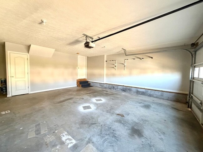 Building Photo - 1636 Cedar Springs Cir