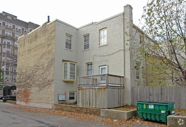 Building Photo - 706-08 Juneau
