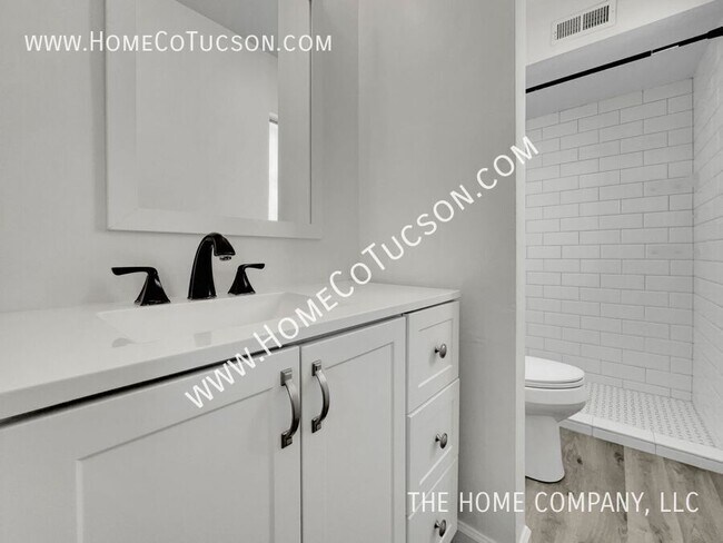Building Photo - 3512 S Chesin Dr
