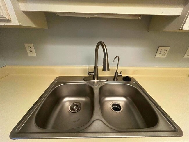 Building Photo - 8210 Bent Tree Rd