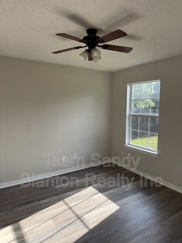 Building Photo - 7728 Bogey Ln