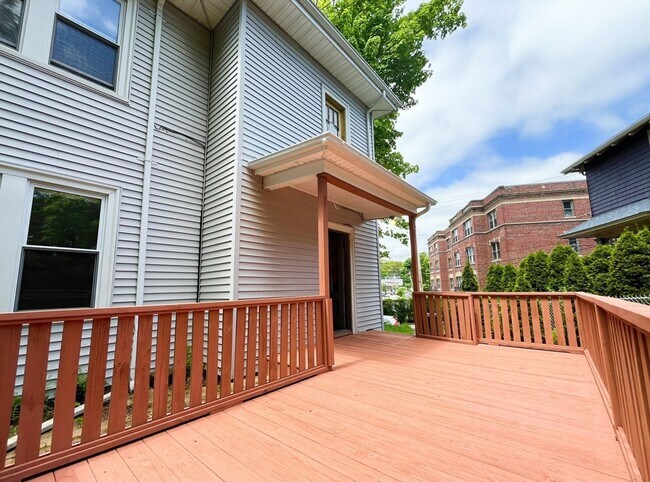 Building Photo - 44 Bellevue St