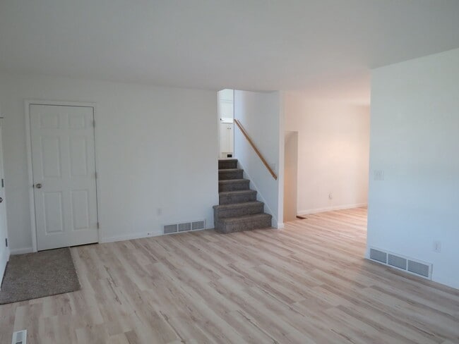 Building Photo - NEW, NEW, NEW!  4 Bedroom House in Billing...