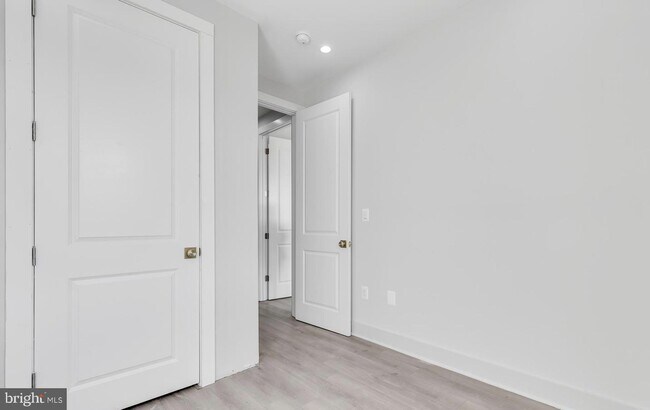 Building Photo - 839 Kennedy St NW