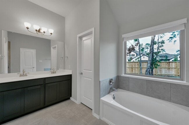 Building Photo - 307 Highland Bayou Dr