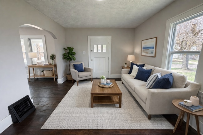 Building Photo - Move-In Ready 2-Bedroom Home with Large Yard and Covered Front Porch