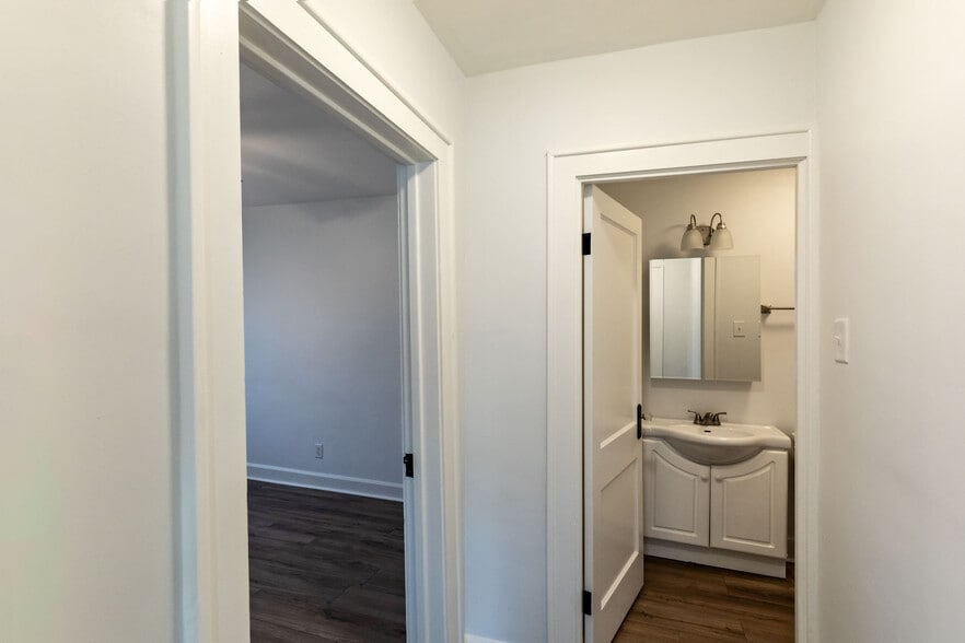 Bathroom - 2701 Barth Ave