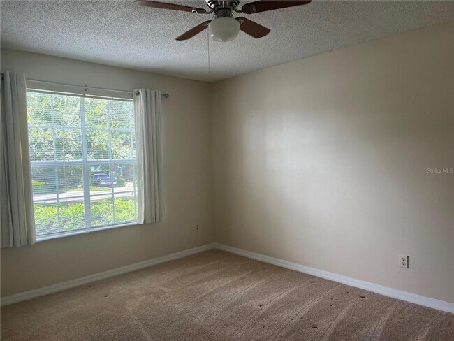Building Photo - 127 Madrona Dr