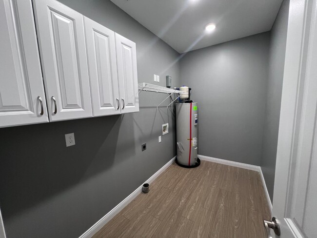 Building Photo - 235 Guthrie Dr