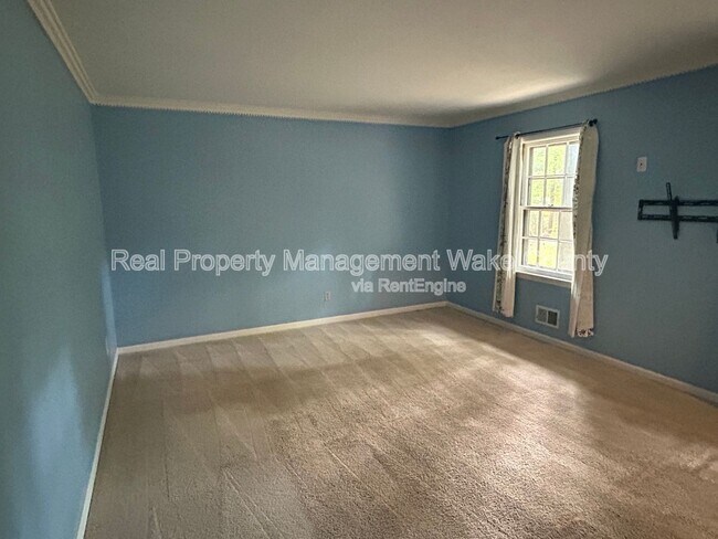 Building Photo - 4500 Connell Dr