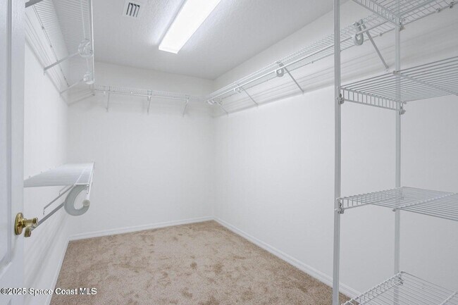 Building Photo - 621 Misty Creek Dr