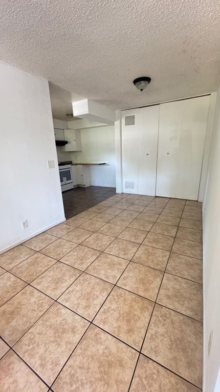 Building Photo - 1260 Burwood St