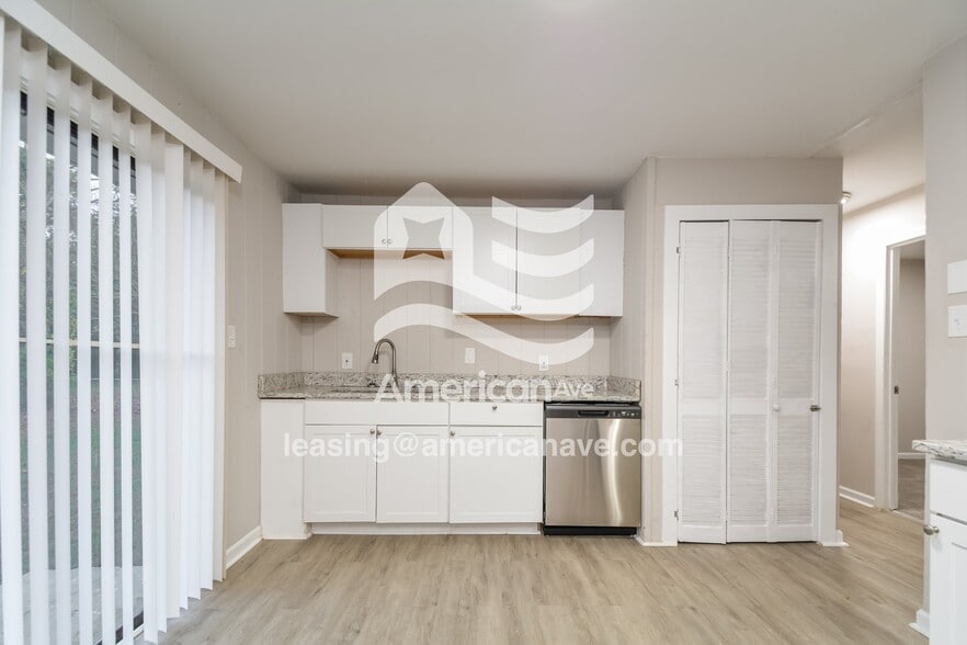 Building Photo - 7018 Ryan St