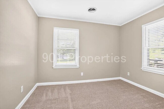 Building Photo - 4694 Flamingo Rd