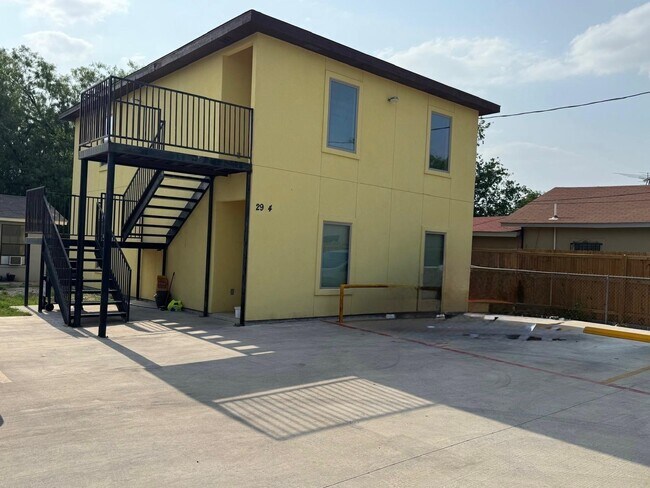 Primary Photo - 2904 Salinas Ave