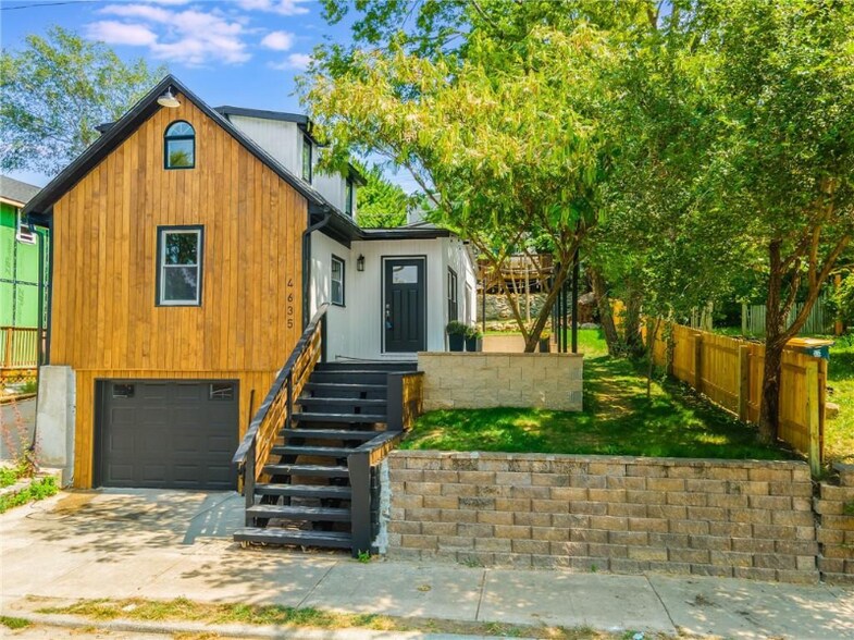 Primary Photo - 4635 Genessee St