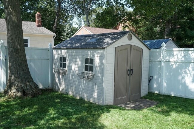 Building Photo - Charming Colonial on Quiet Cul-de-Sac