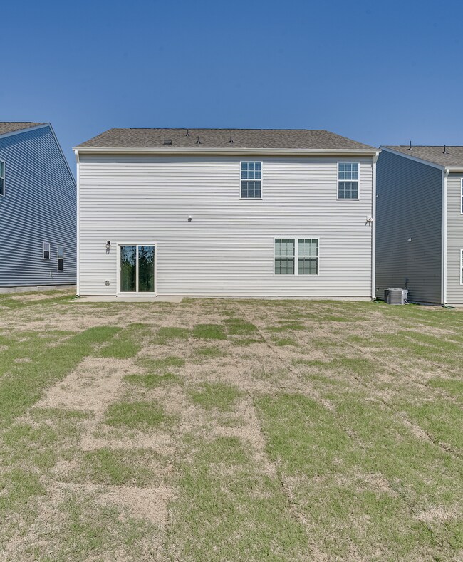 Building Photo - Spacious 4-Bed Gem with 2.5 Baths in Fuqua...