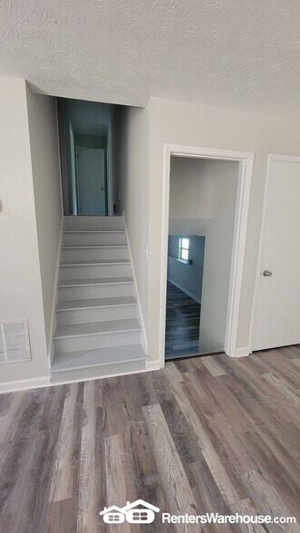 Building Photo - 1909 Suwanee Valley Rd NW