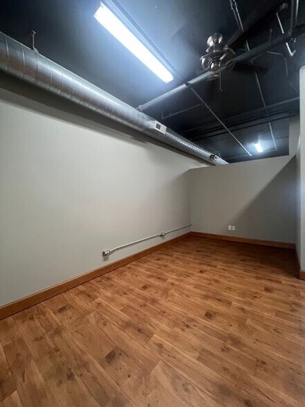Building Photo - 123 NE 172nd Ave