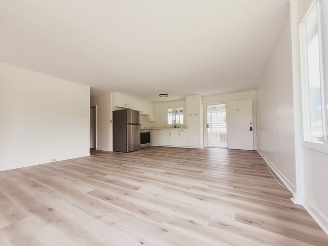 Building Photo - 41-536-536 Kumuhau St