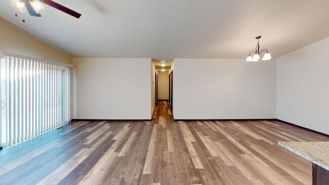 Building Photo - Stylish Living in a 3-Bed, 2-Bath Home wit...