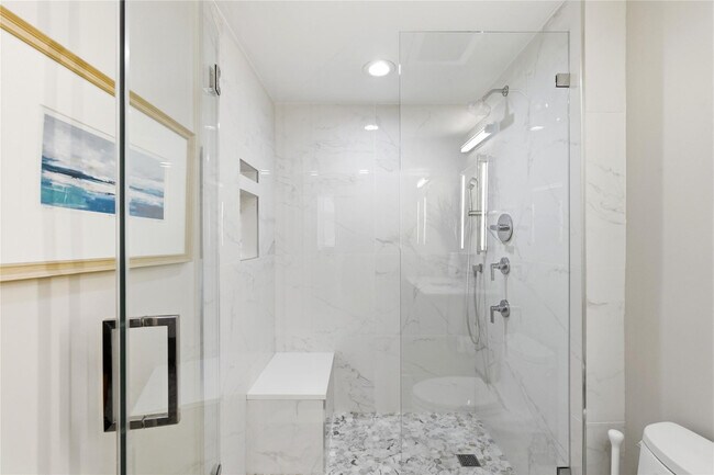 Building Photo - 511 SE 5 Ave