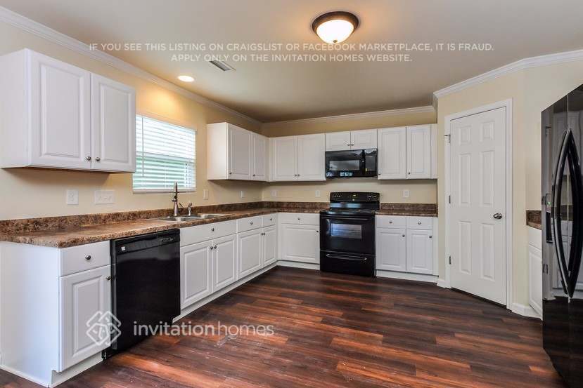 Building Photo - 251 Chadford Pl