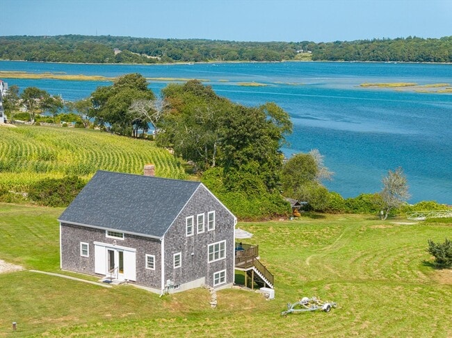 Primary Photo - 594 River Rd