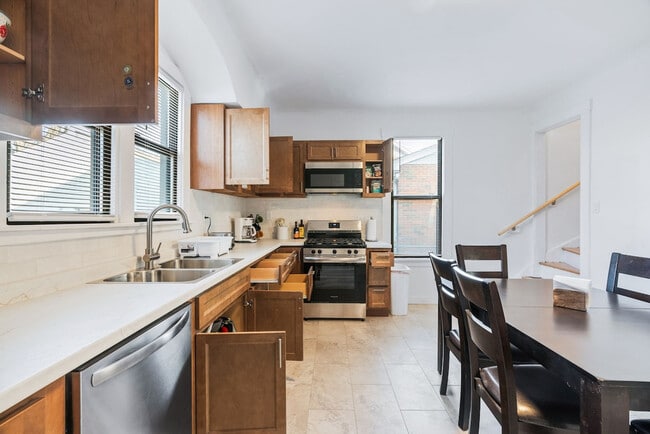 Building Photo - 3532 Greenwood Blvd