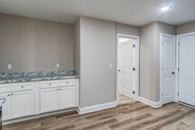 Building Photo - 182 Garden Gate Dr