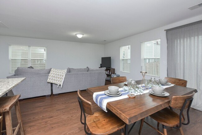 Building Photo - Modern Comfort in a Quiet Cul-de-Sac – 3 B...