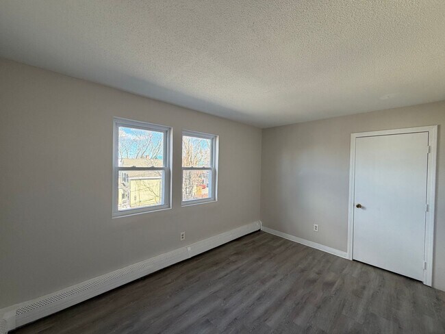 Building Photo - 158-162-162 Water St