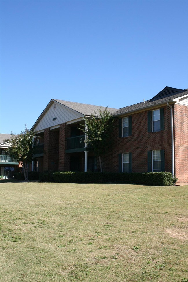 Brookhill Village Apartments 900 Brookhill Cir Pell City AL 35125