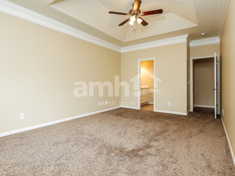 Building Photo - 7 Wyndham Dr