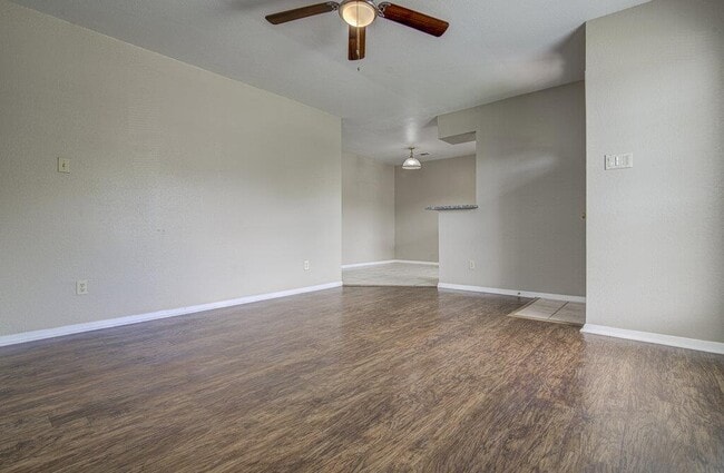 Building Photo - 819 Sirocco Dr