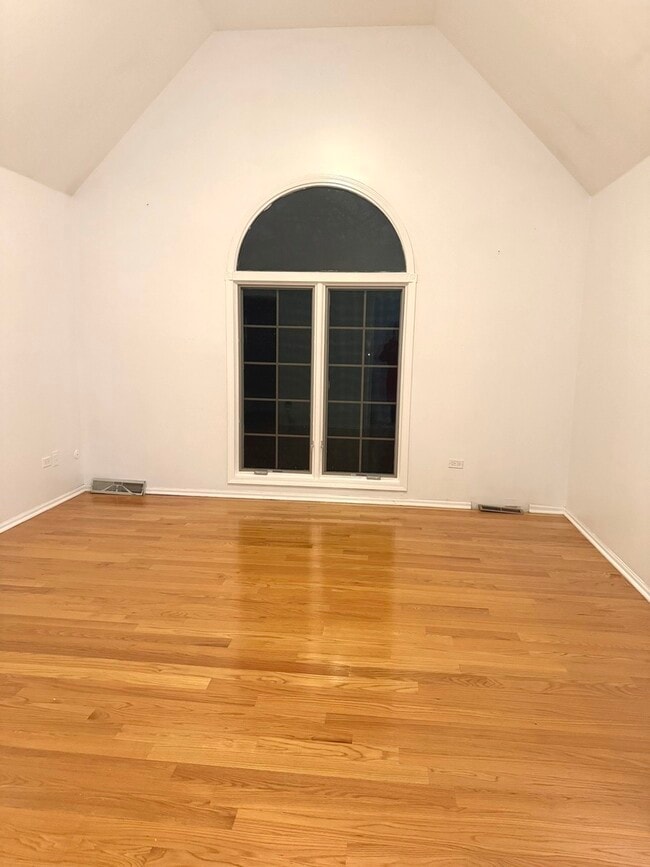 Building Photo - 17312 Valley View Dr