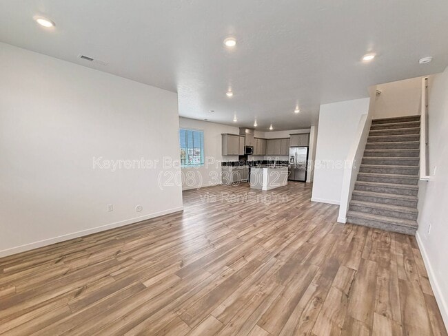 Building Photo - 4100 W Cirrus Ln