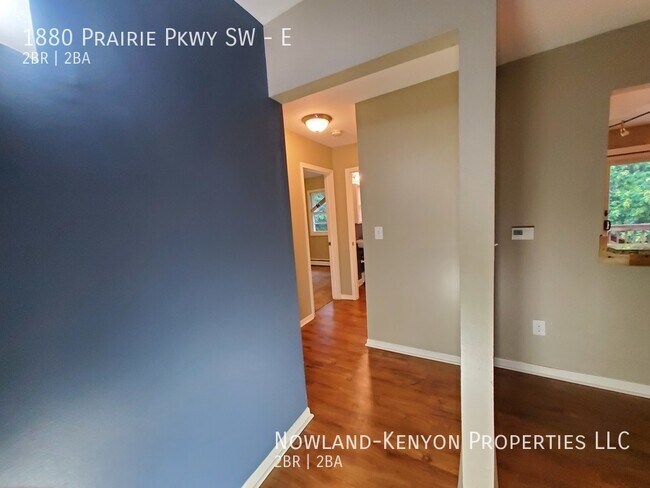 Building Photo - 1880 Prairie Pkwy SW - E- 2 beds, 1 full bath